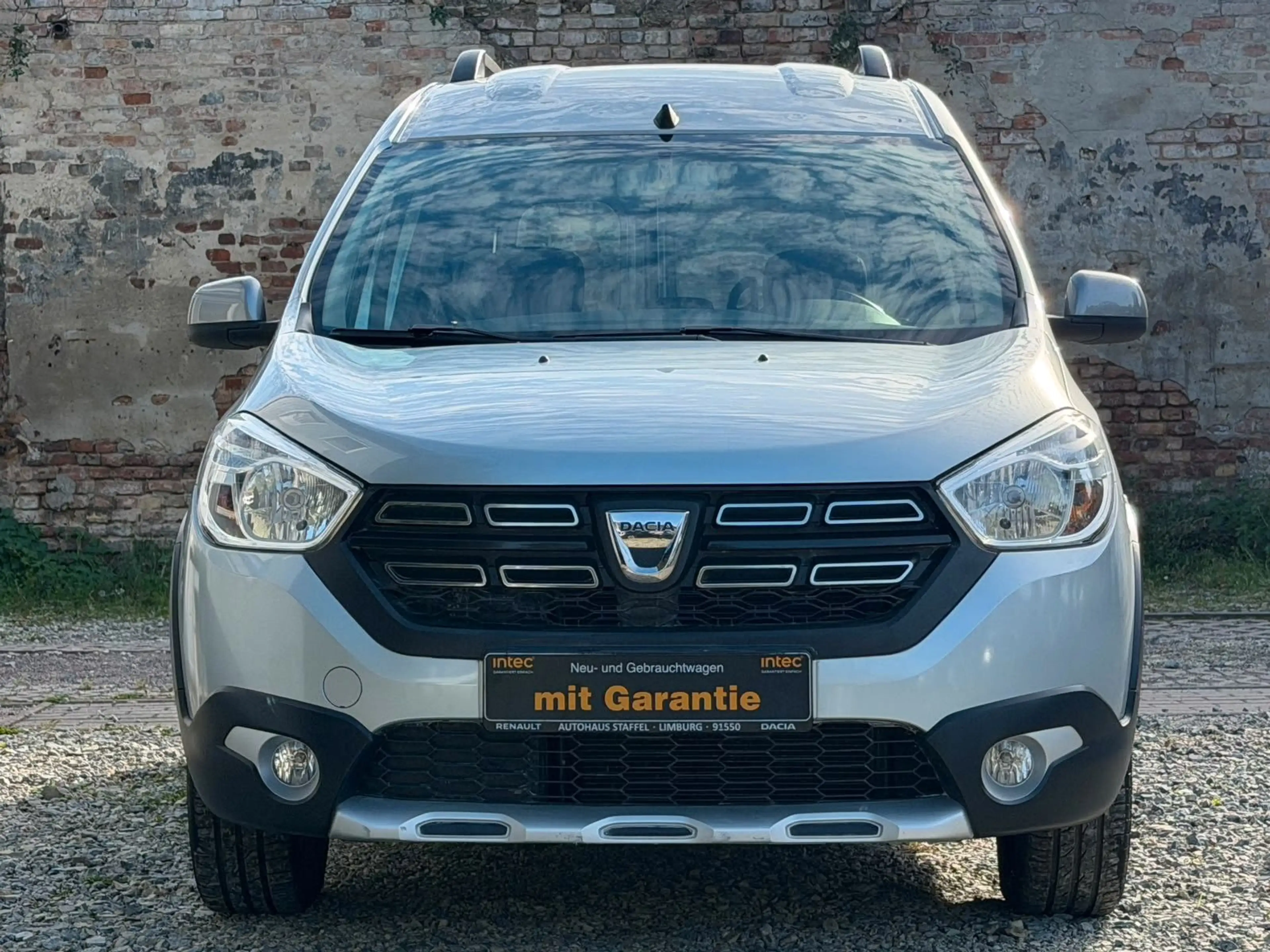 Dacia Dokker Stepway 1.6*1.Hand*AHK*Navi*Klima*SHZ — photo 7