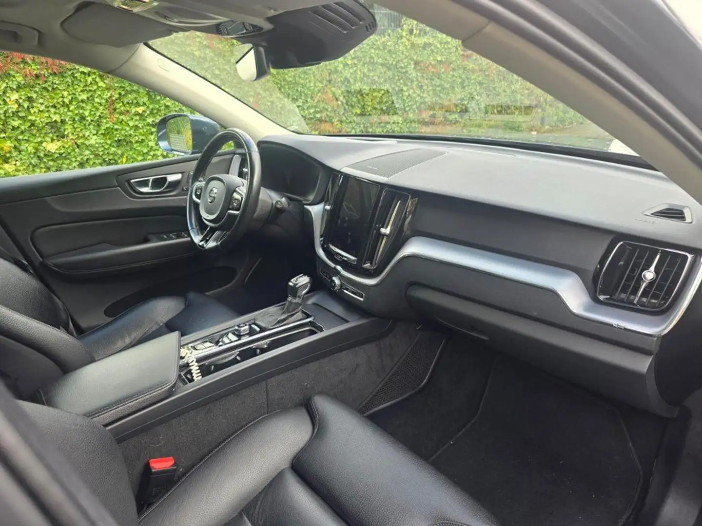 Volvo XC60 XC60 2.0 D4 Momentum Pro 2WD Blau - 2