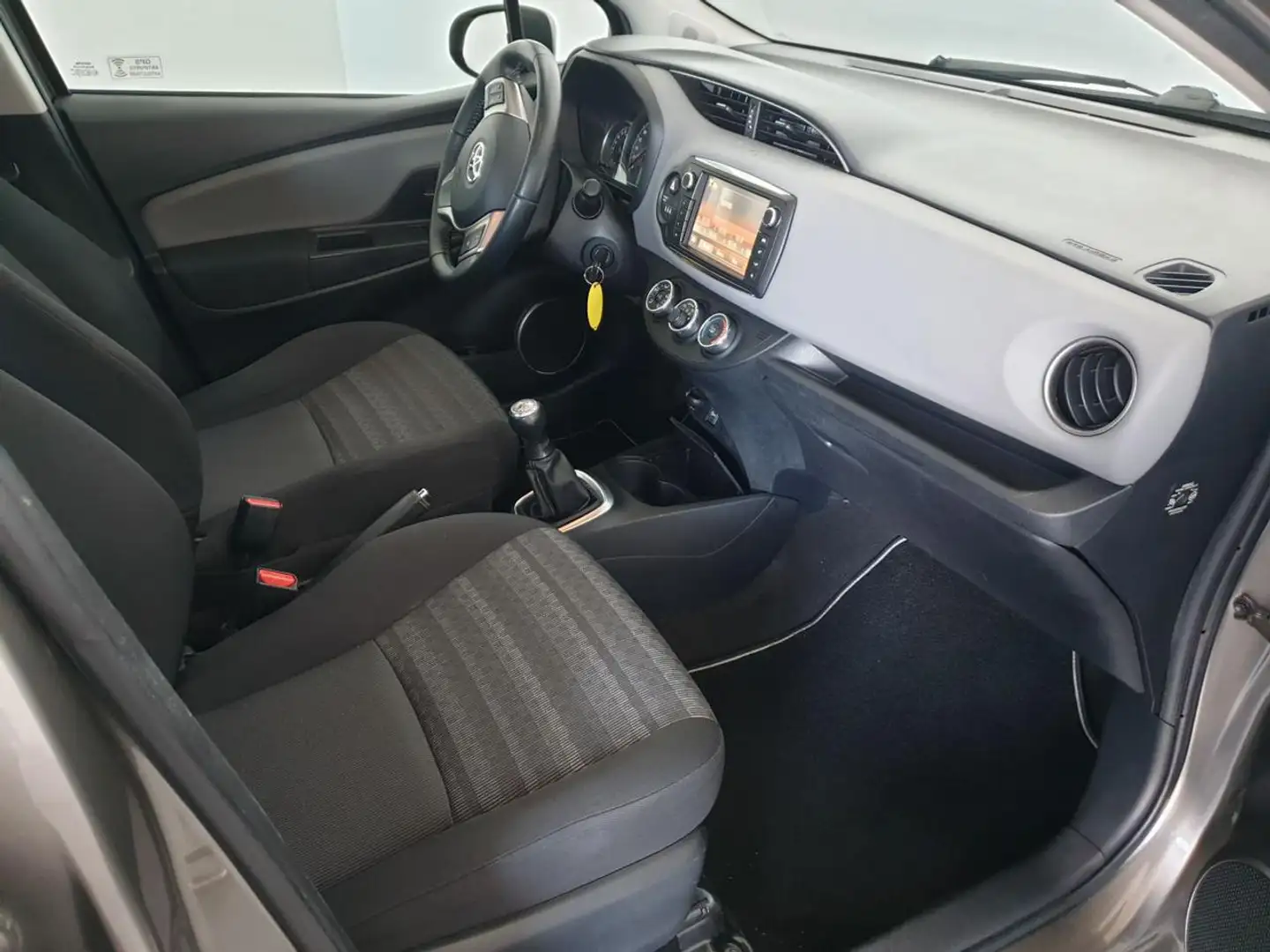Toyota Yaris 1.0 5 porte Business Brons - 2
