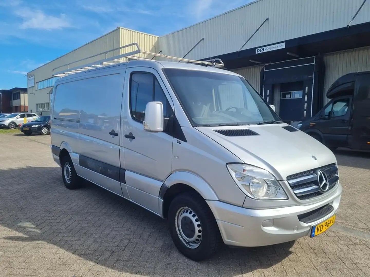 Mercedes-Benz Sprinter 319 3.0 CDI L2 H1, Automaat, Bj 2013 Grijs - 2