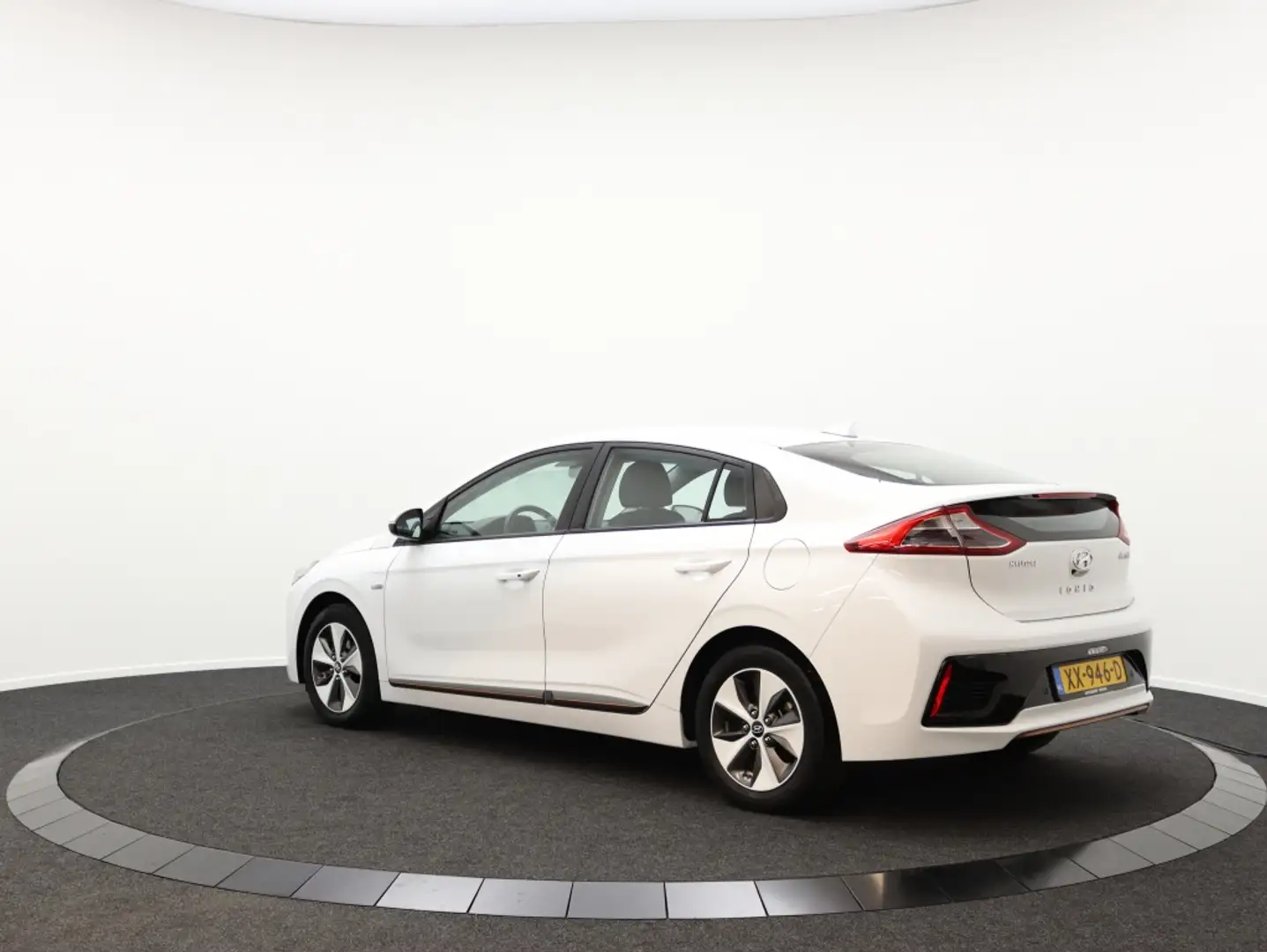 Hyundai IONIQ Comfort EV | 4% bijtelling | Navigatie Wit - 2