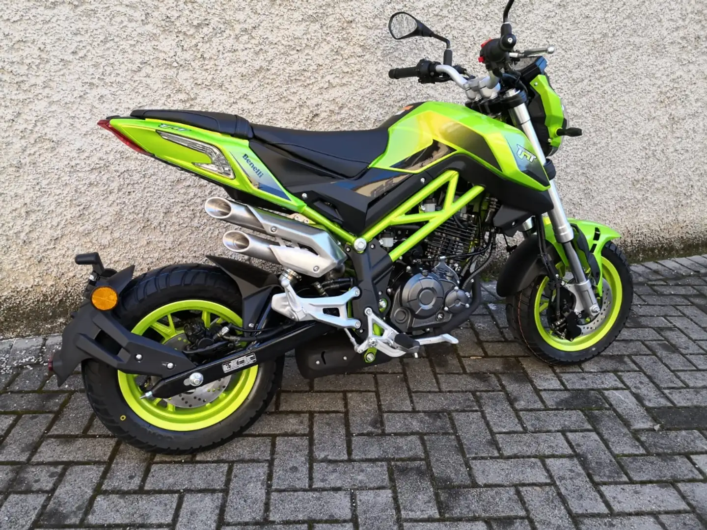 Benelli TNT 125 Limited Verde - 2
