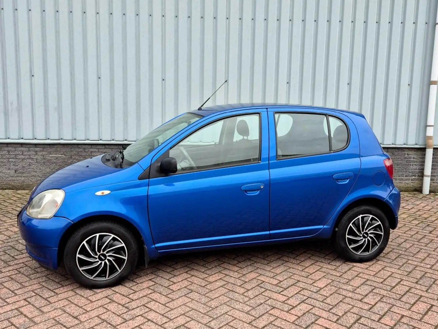 Toyota Yaris 1.3 16V VVT-i Automaat Nieuwe APK Nov 2026 Bleu - 1