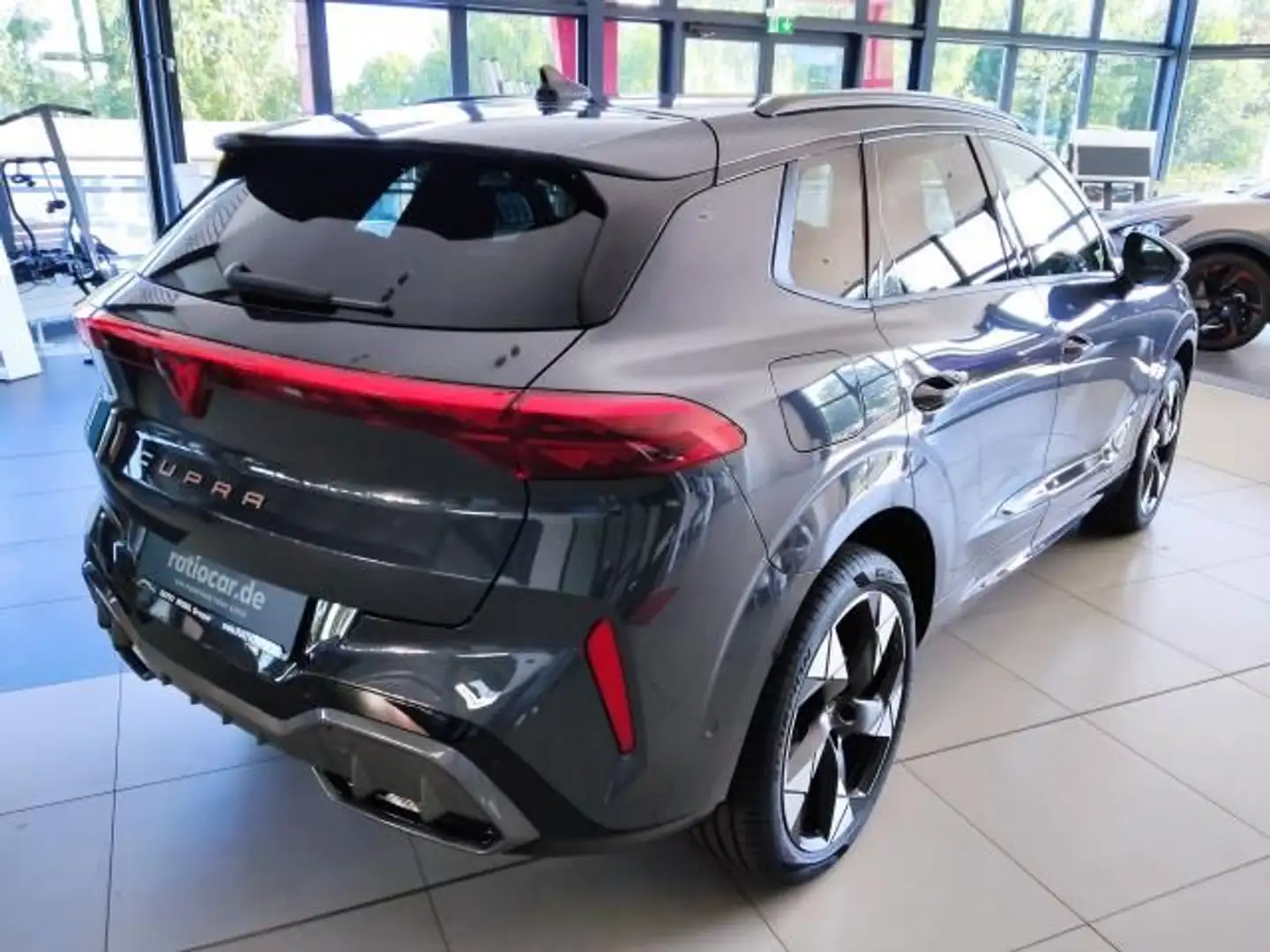 CUPRA Terramar TERRAMAR 2.0 TSI DSG 4DRIVE AHZV NAVI SITZH. Gris - 2