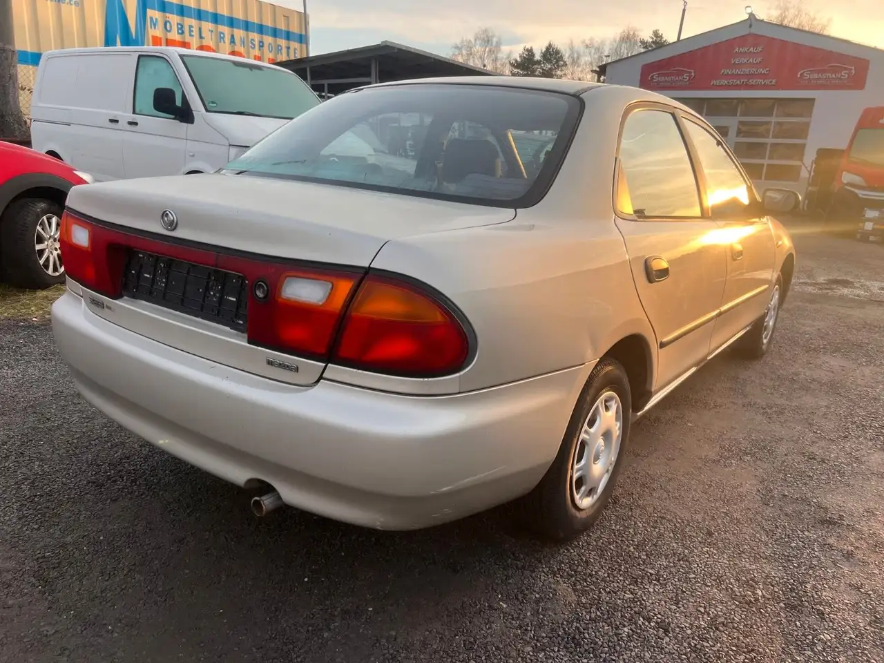 Mazda 323 S 1.5 Comfort, foto 4