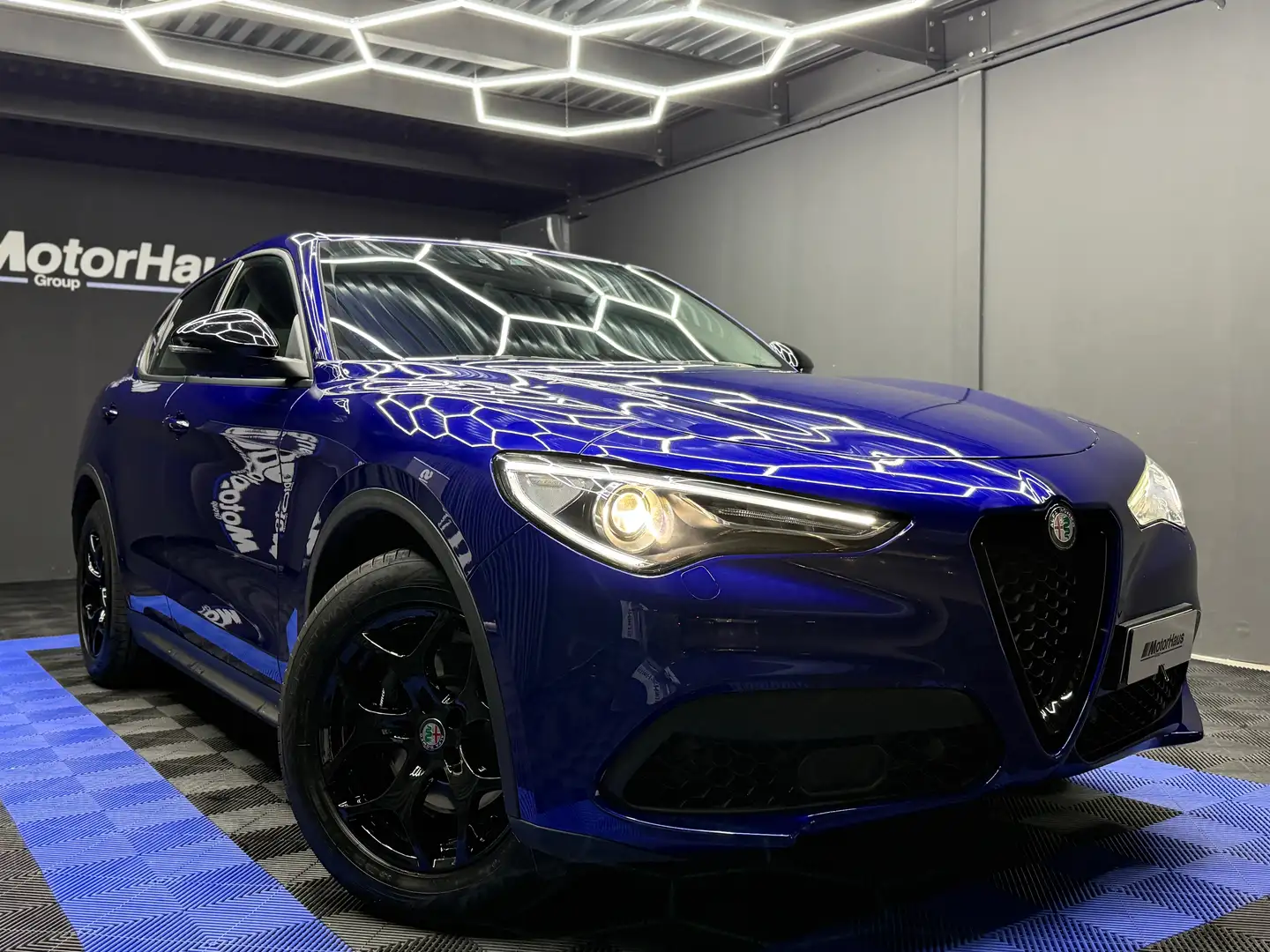 Alfa Romeo Stelvio 2.2 t Executive 190cv auto Bleu - 1