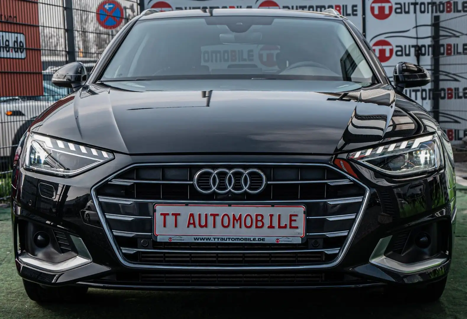 Audi A4 Avant 40 TFSI advanced |MATRIX|AMBIENTE Zwart - 2