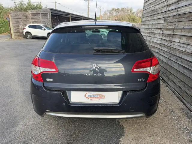 Citroen C4 view 4