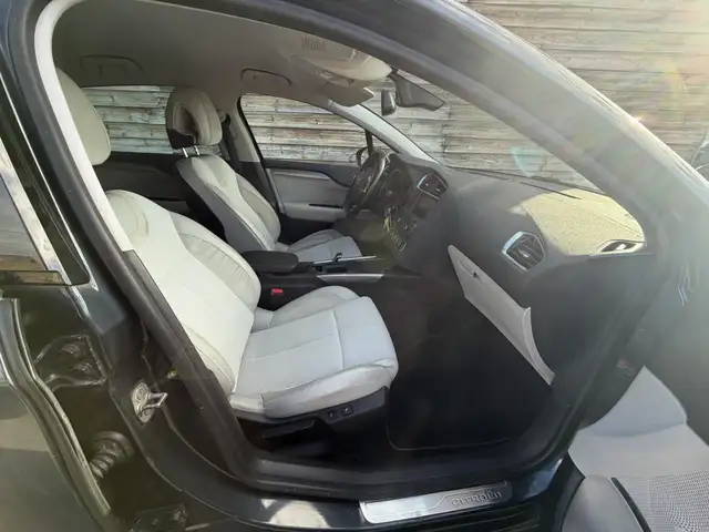 Citroen C4 view 16