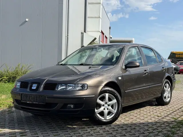 SEAT Toledo Tempic/Klima/ZV/8fach bereift/lückenlos Scheckheft