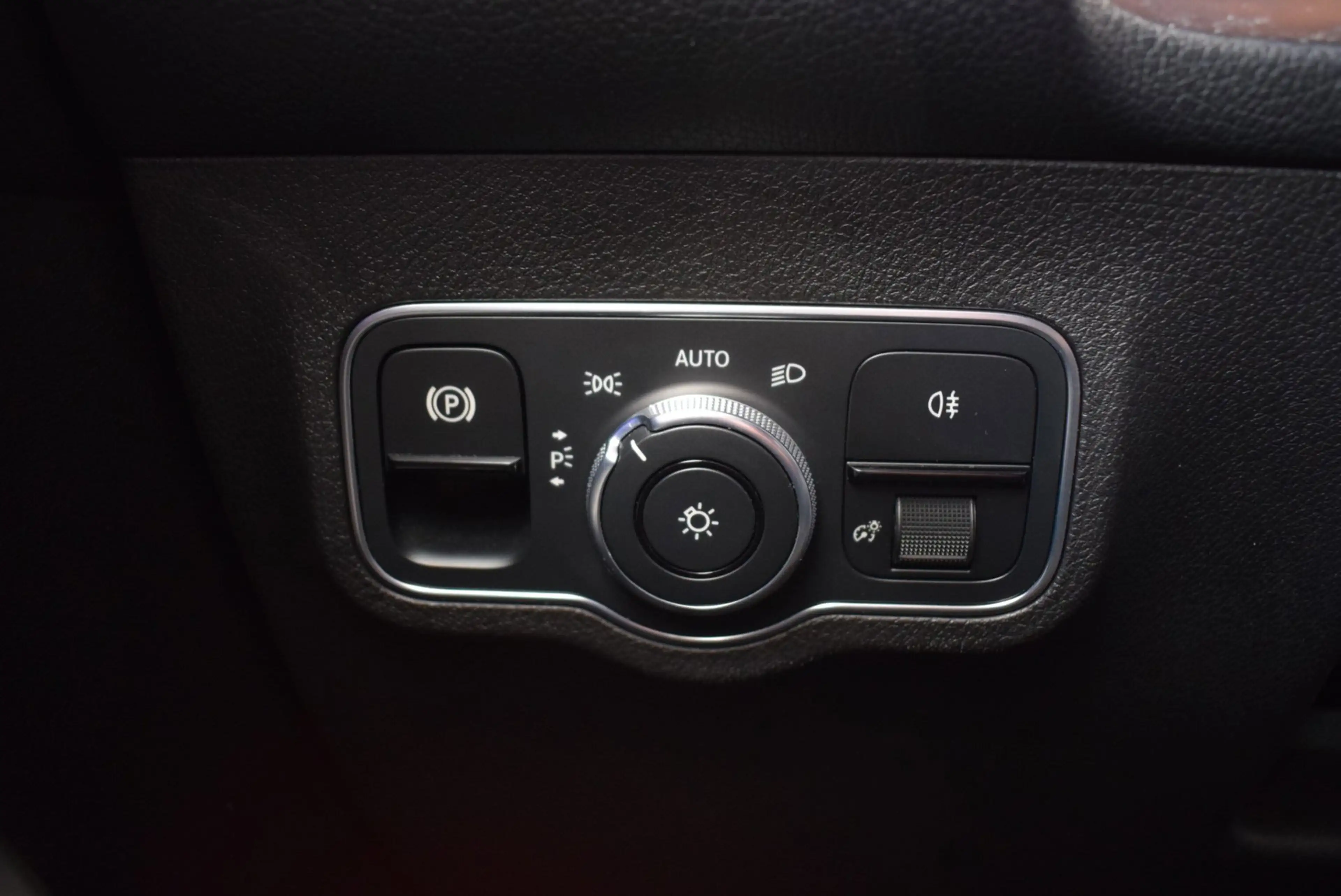 Mercedes-Benz GLB 200 Premium Plus 7p. AUTOM/CRUISE/NAVI/AIRCO-ECC/CARPL — photo 25