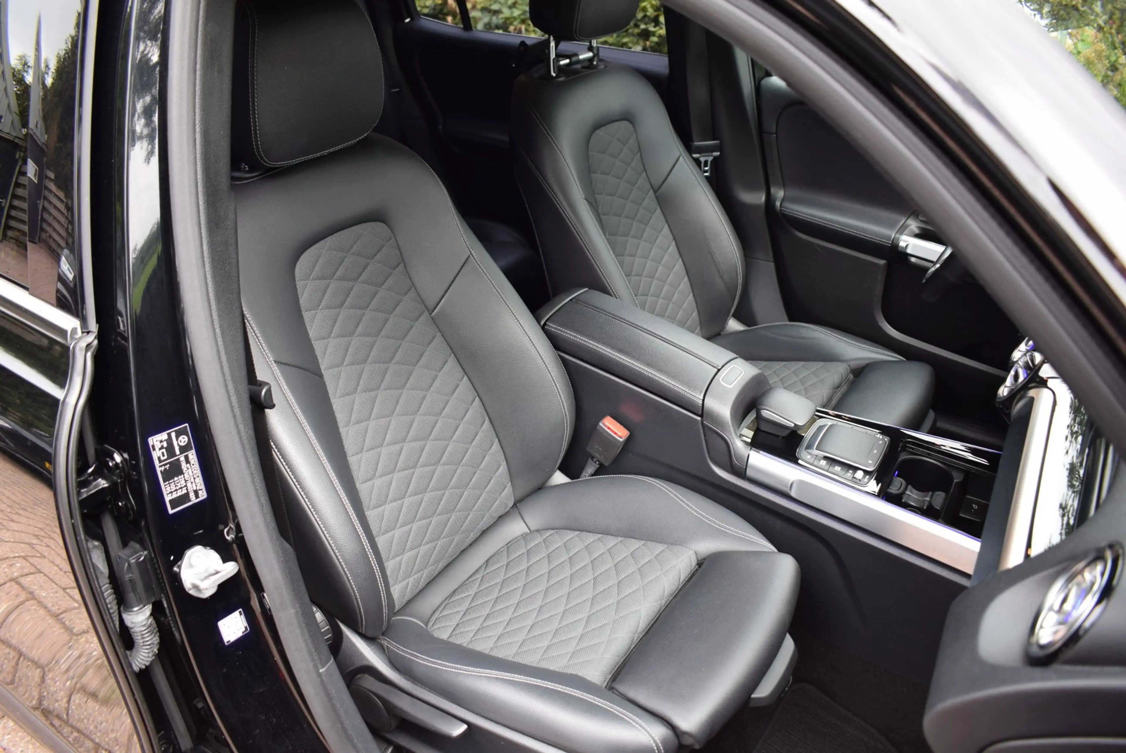 Mercedes-Benz GLB 200 Premium Plus 7p. AUTOM/CRUISE/NAVI/AIRCO-ECC/CARPL — photo 7