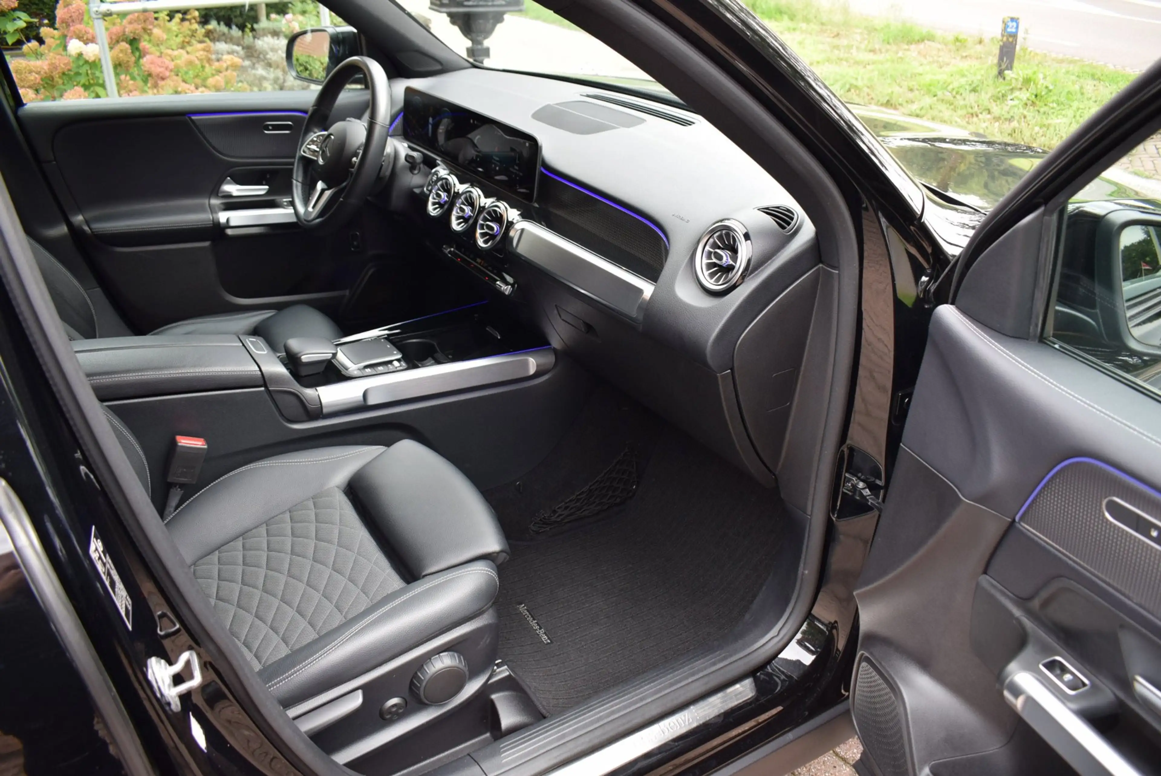 Mercedes-Benz GLB 200 Premium Plus 7p. AUTOM/CRUISE/NAVI/AIRCO-ECC/CARPL — photo 6