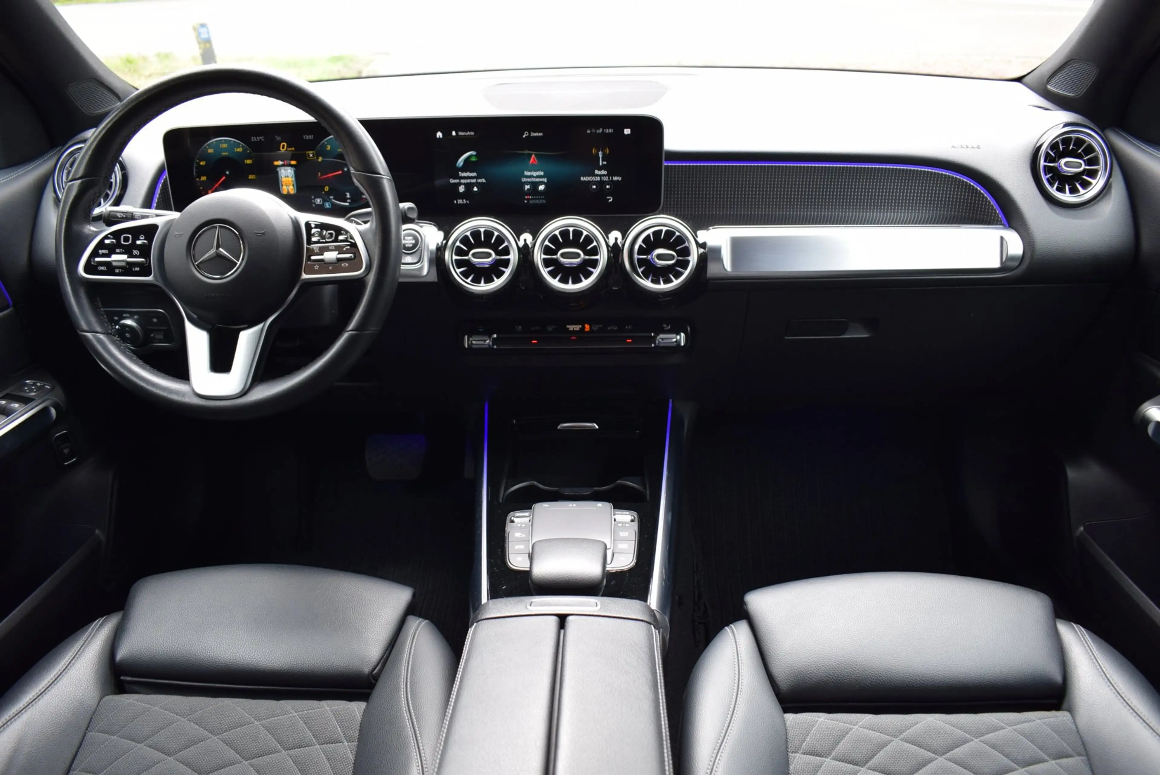 Mercedes-Benz GLB 200 Premium Plus 7p. AUTOM/CRUISE/NAVI/AIRCO-ECC/CARPL — photo 19