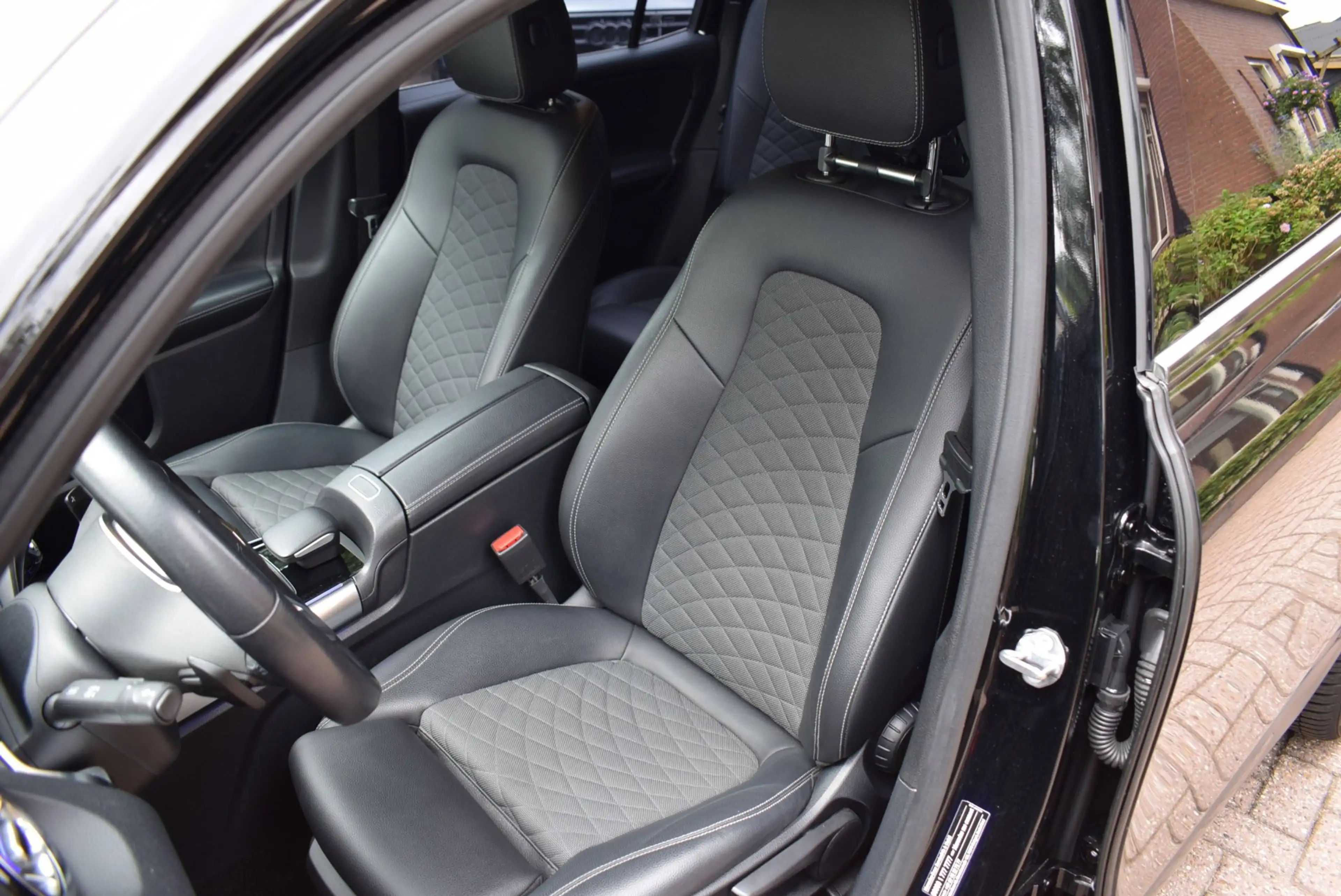 Mercedes-Benz GLB 200 Premium Plus 7p. AUTOM/CRUISE/NAVI/AIRCO-ECC/CARPL — photo 10