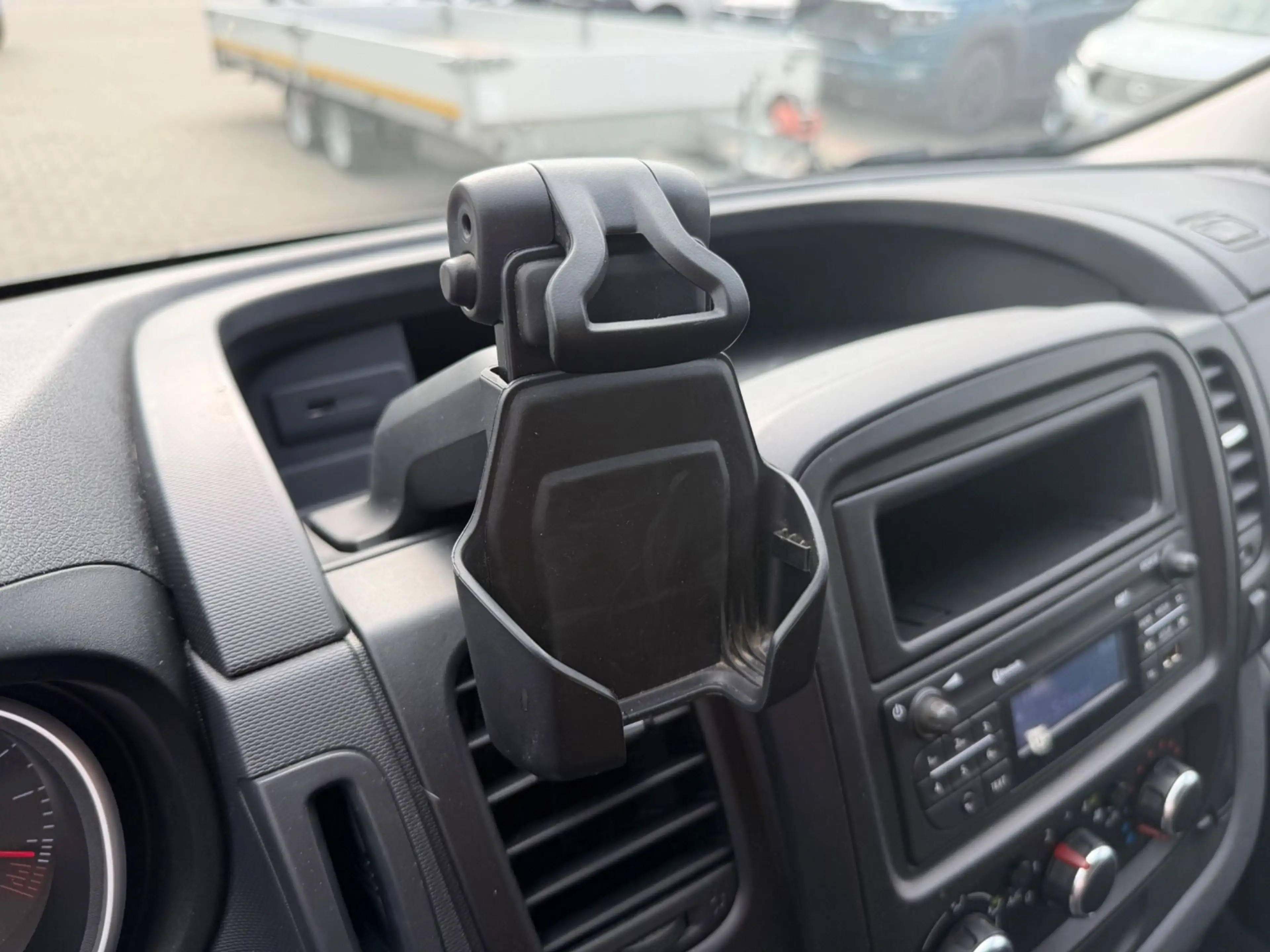 Nissan NV300 NV300 2,7t dCi 145 L1H1 AHK — photo 24