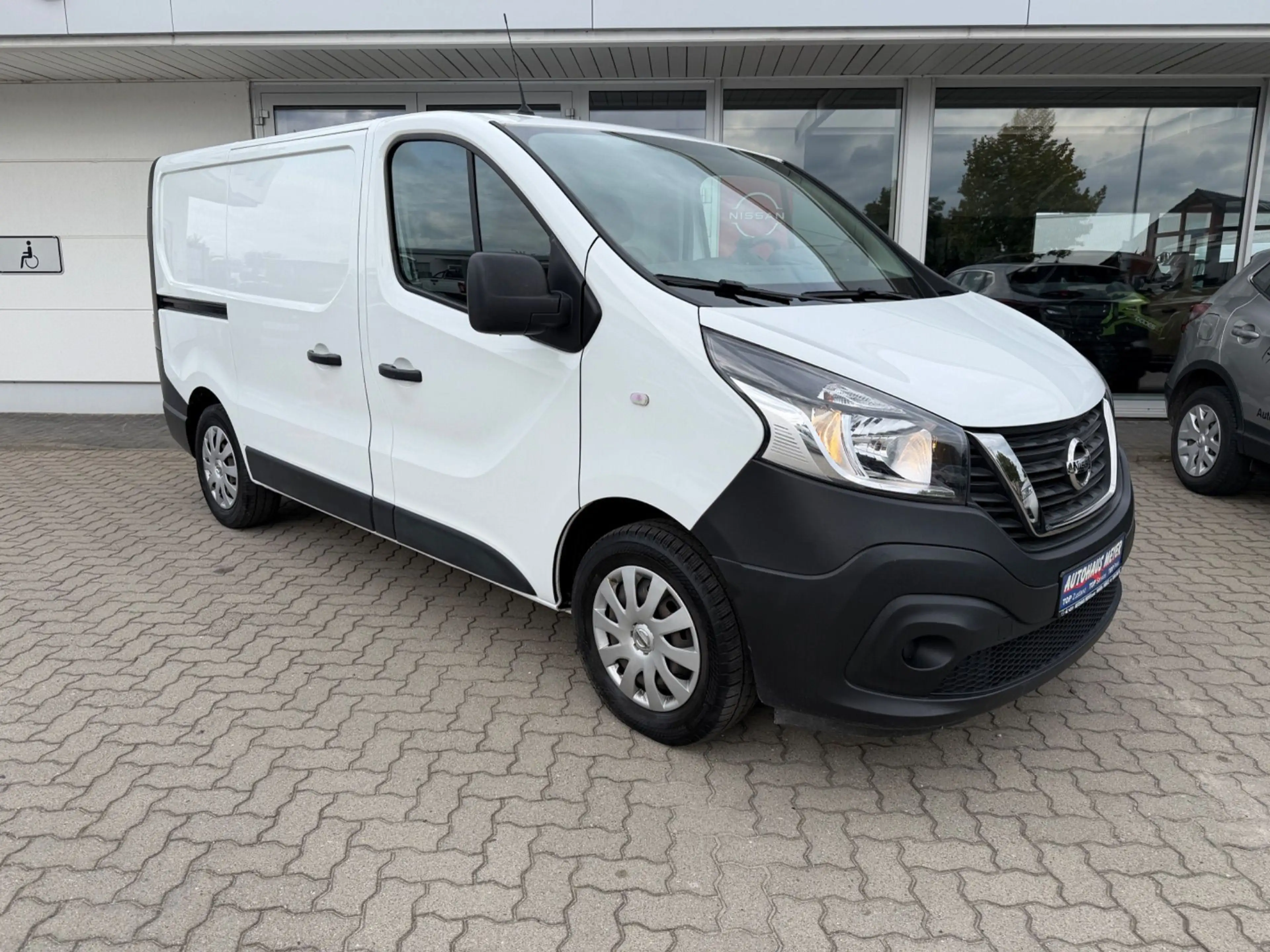 Nissan NV300 NV300 2,7t dCi 145 L1H1 AHK