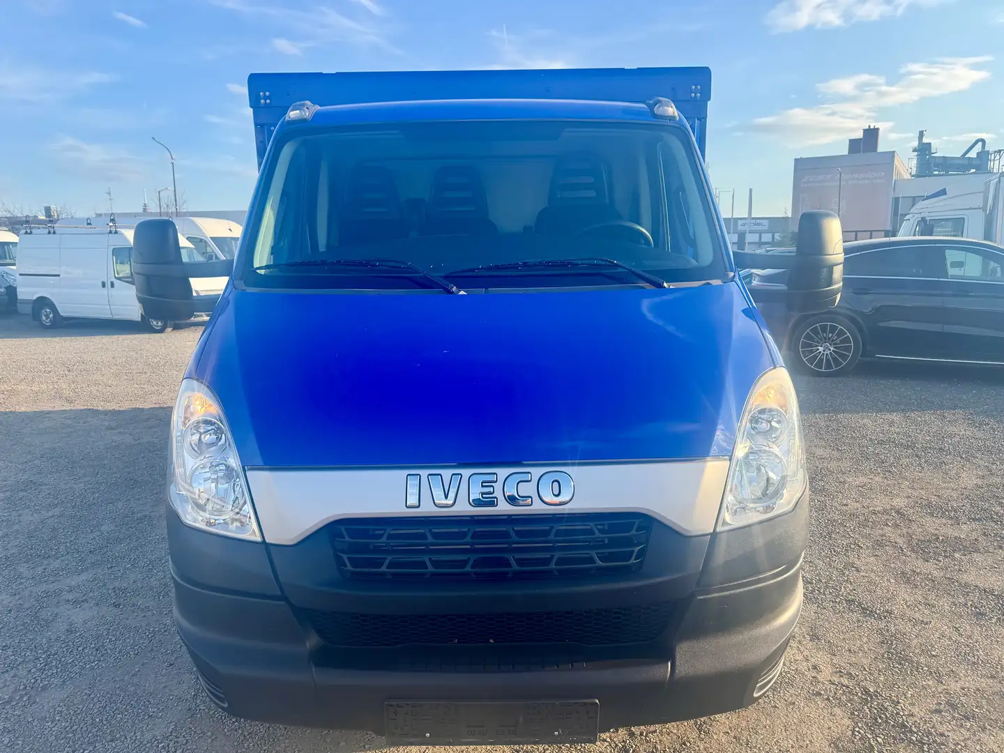 Iveco Daily 3.0 70C17 Azul - 1