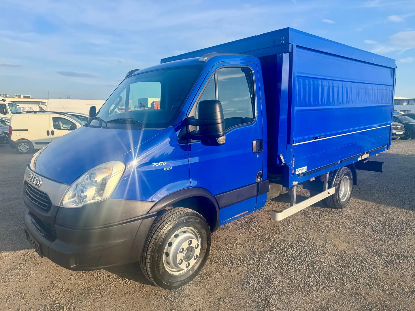 Iveco Daily 3.0 70C17 Azul - 2