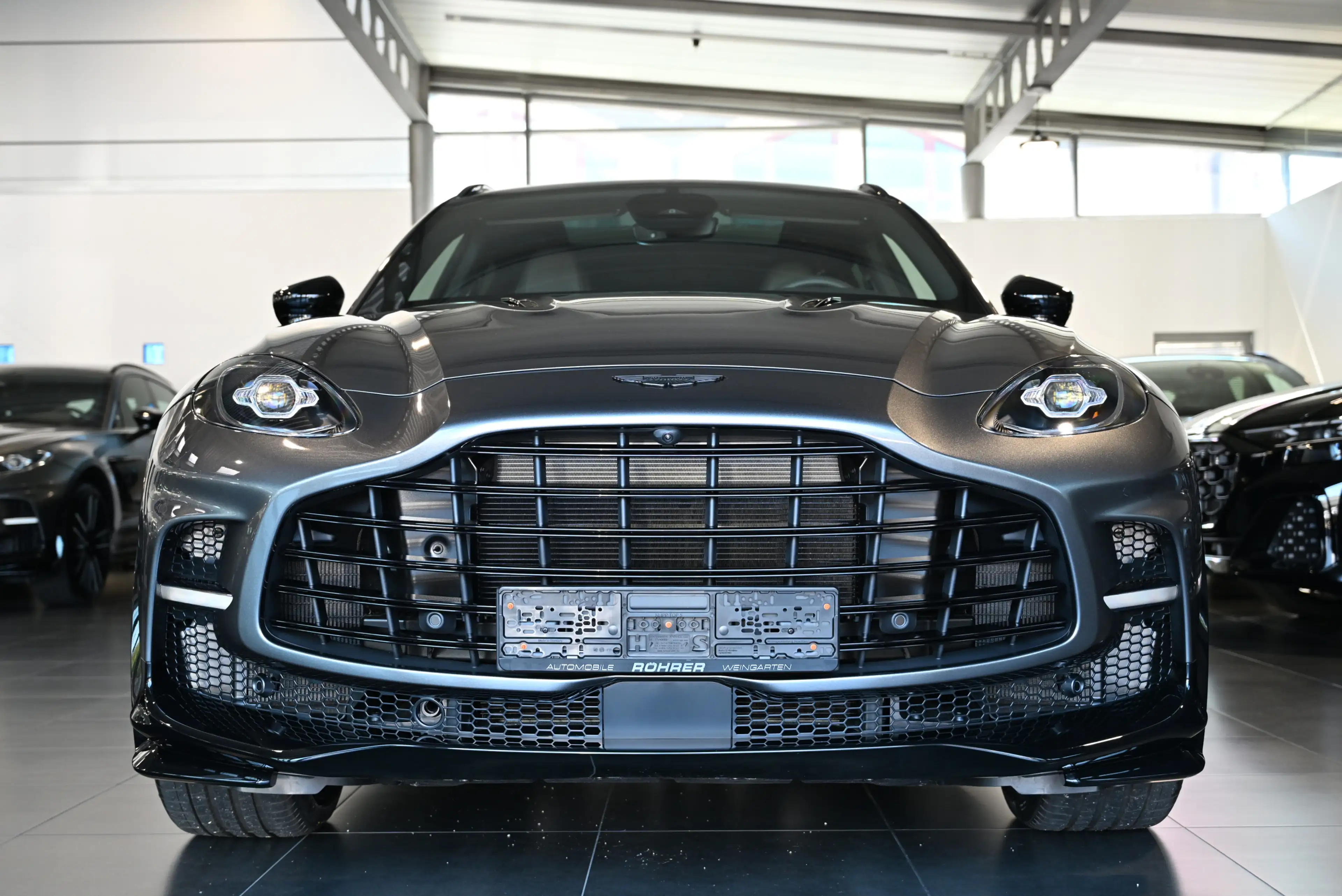 Aston Martin DBX 707 Magnetic Silver Carbon Standheizung AHK — photo 5