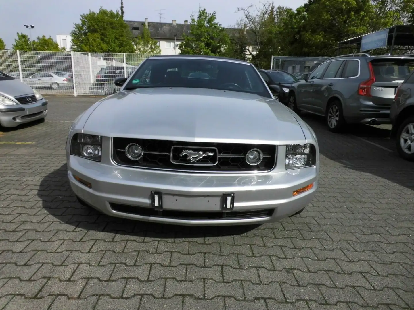 Ford Mustang Argent - 1