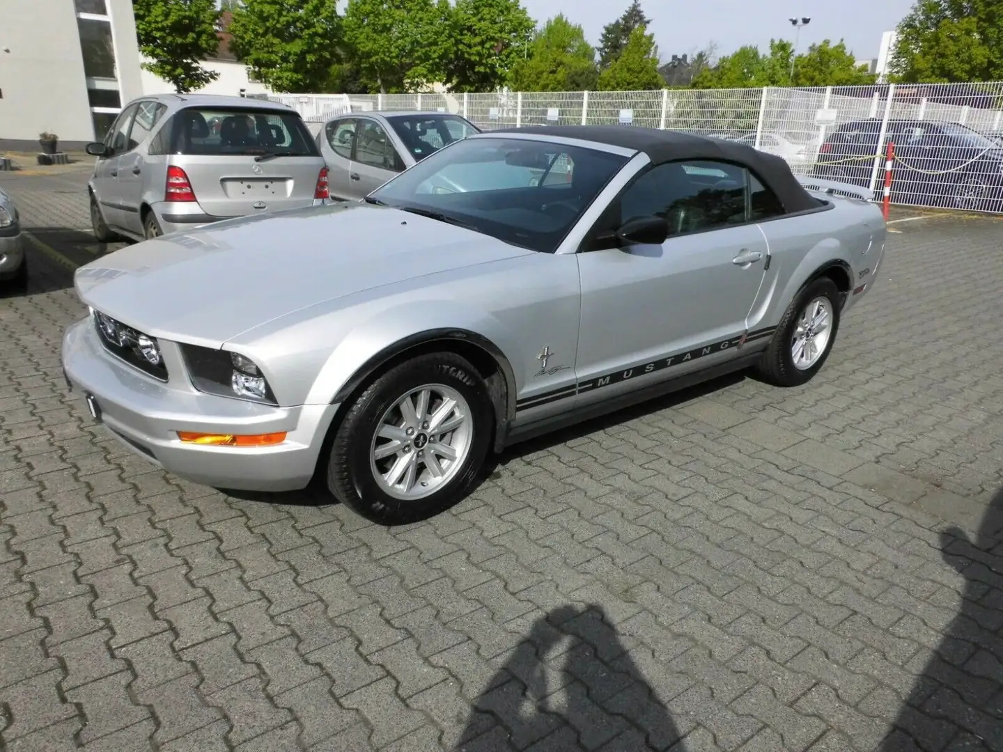 Ford Mustang Silber - 2