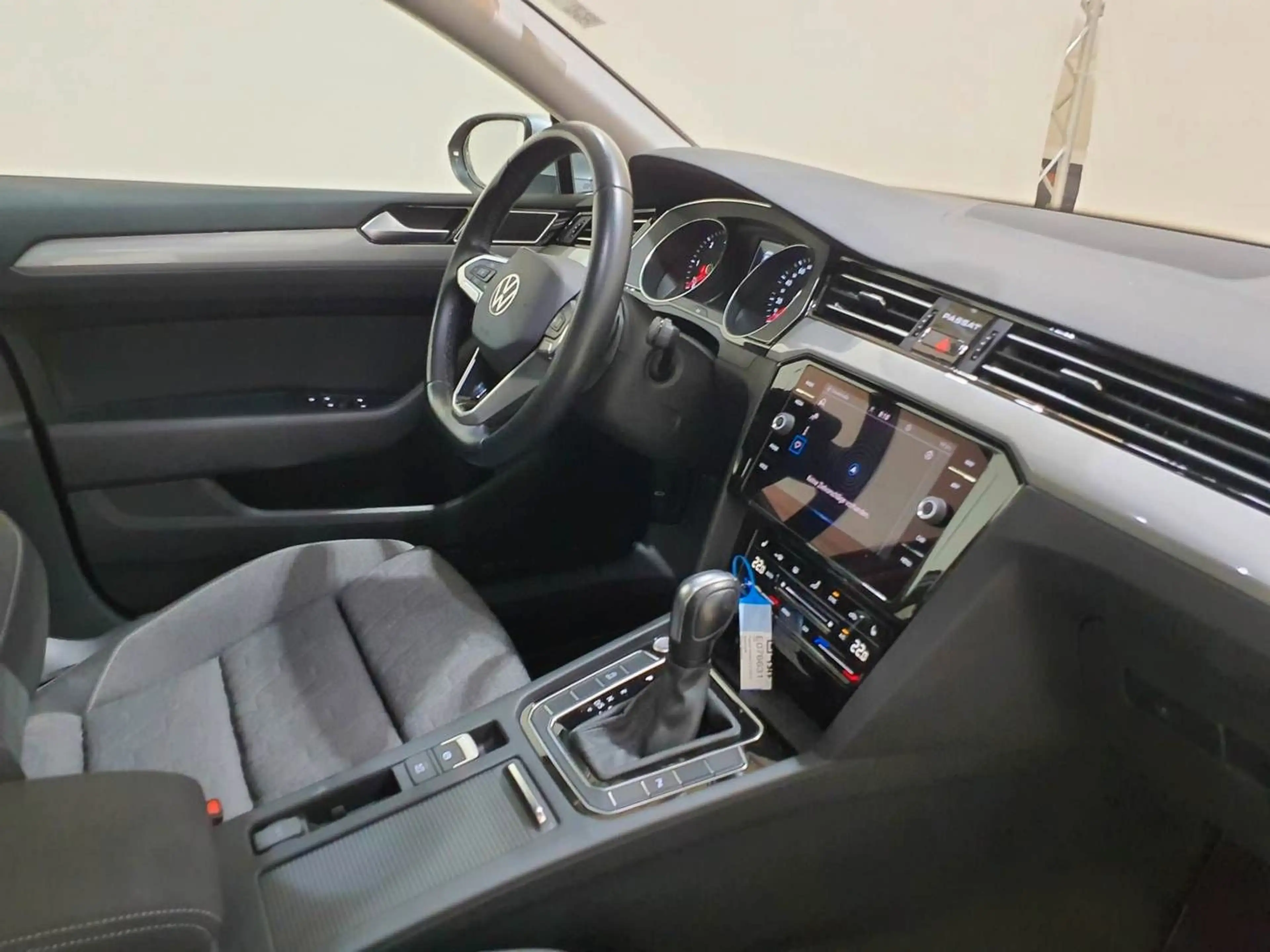 Volkswagen Passat Variant Business ACC Kamera LED Massage — photo 3