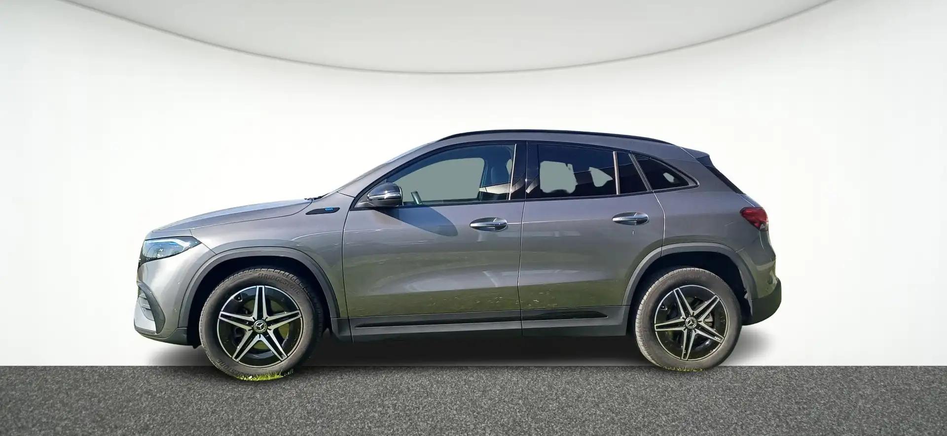 Mercedes-Benz EQA 250 AMG Line + CARPLAY + NIGHTPAKKET + SENSOREN + CAME Grijs - 2