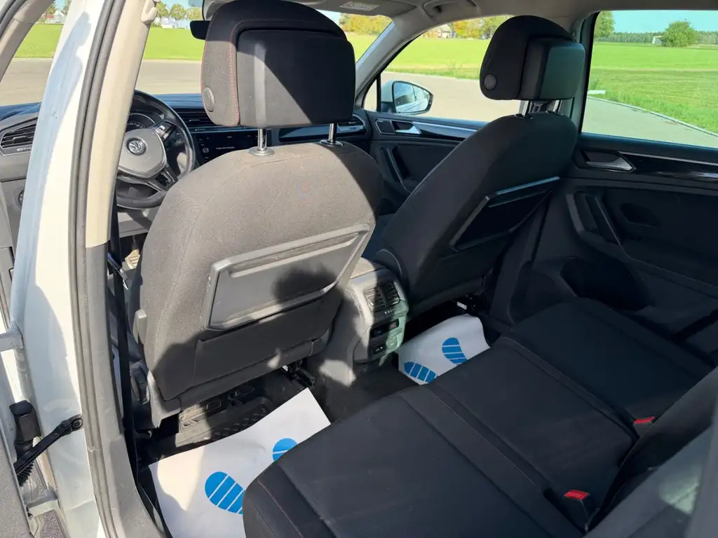 Volkswagen Tiguan Sound | LED | AHK | Dynaudio | Spurass Bild 12