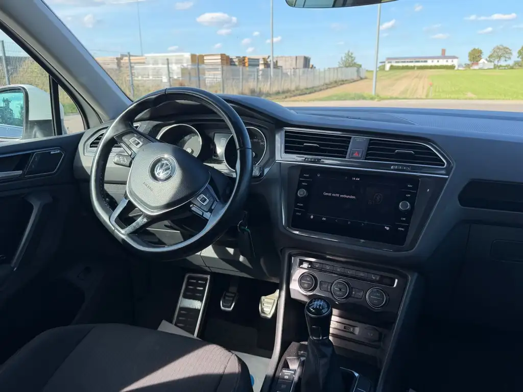 Volkswagen Tiguan Sound | LED | AHK | Dynaudio | Spurass Bild 11