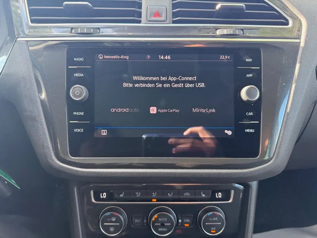 Volkswagen Tiguan Sound | LED | AHK | Dynaudio | Spurass Bild 15
