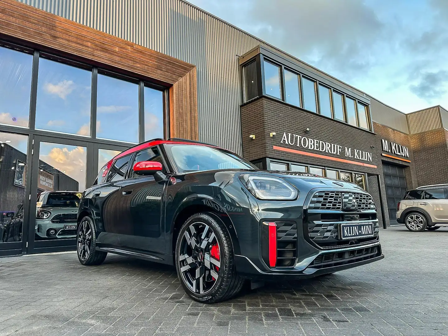 MINI John Cooper Works Countryman Mini 2.0 JCW ALL4 XL F1 aut 300pk Legend Grey/trek Gri - 1