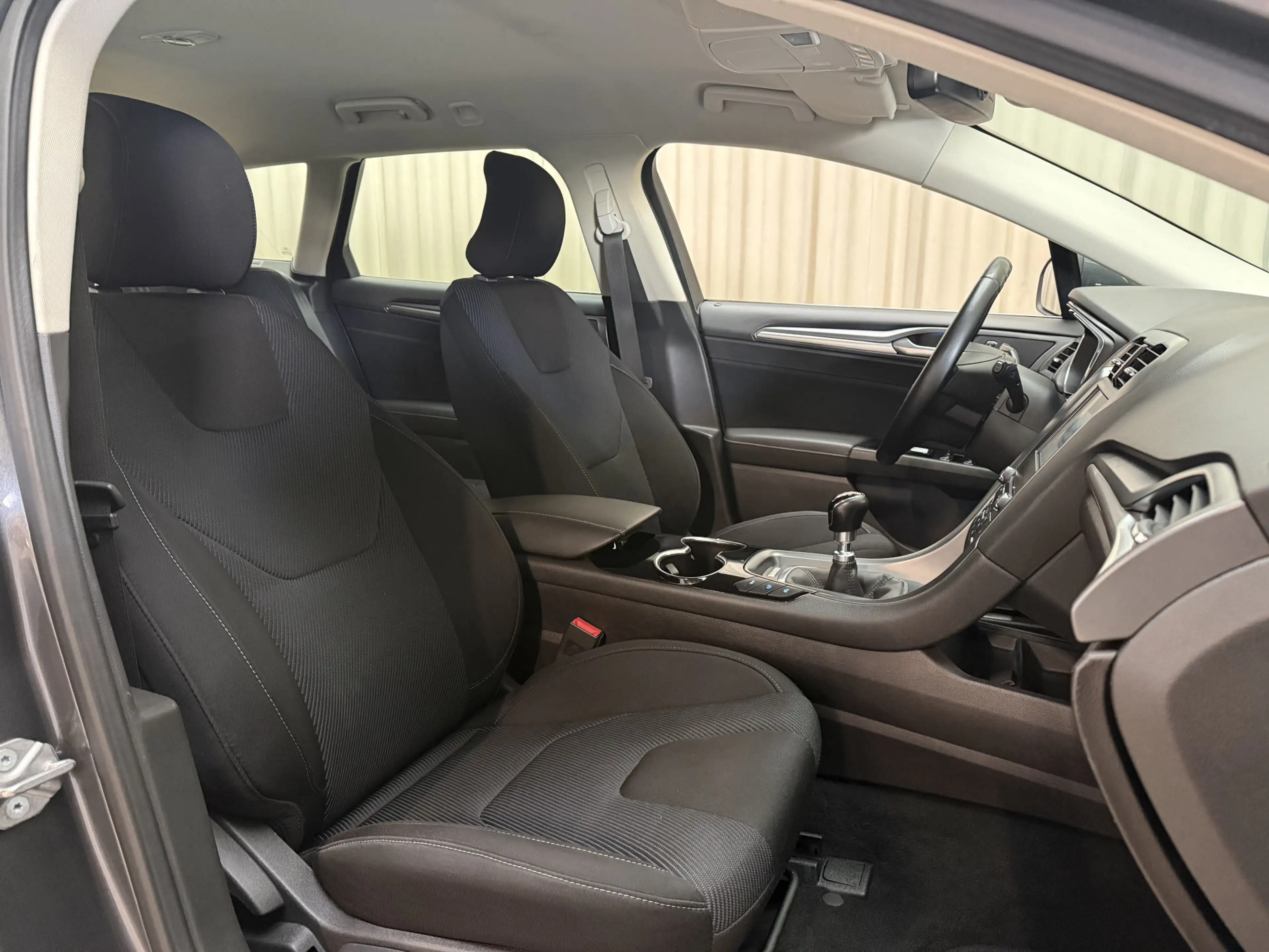 Ford Mondeo Wagon 1.5 Titanium Org.NL! / Keyless / LED / Stoel — photo 3