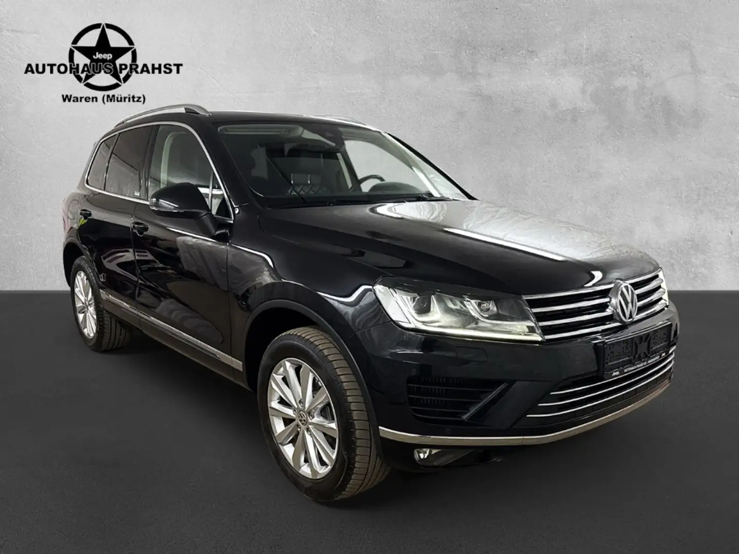Volkswagen Touareg 3.0TDI Executive Edition LEDER NAVI AHK Schwarz - 1