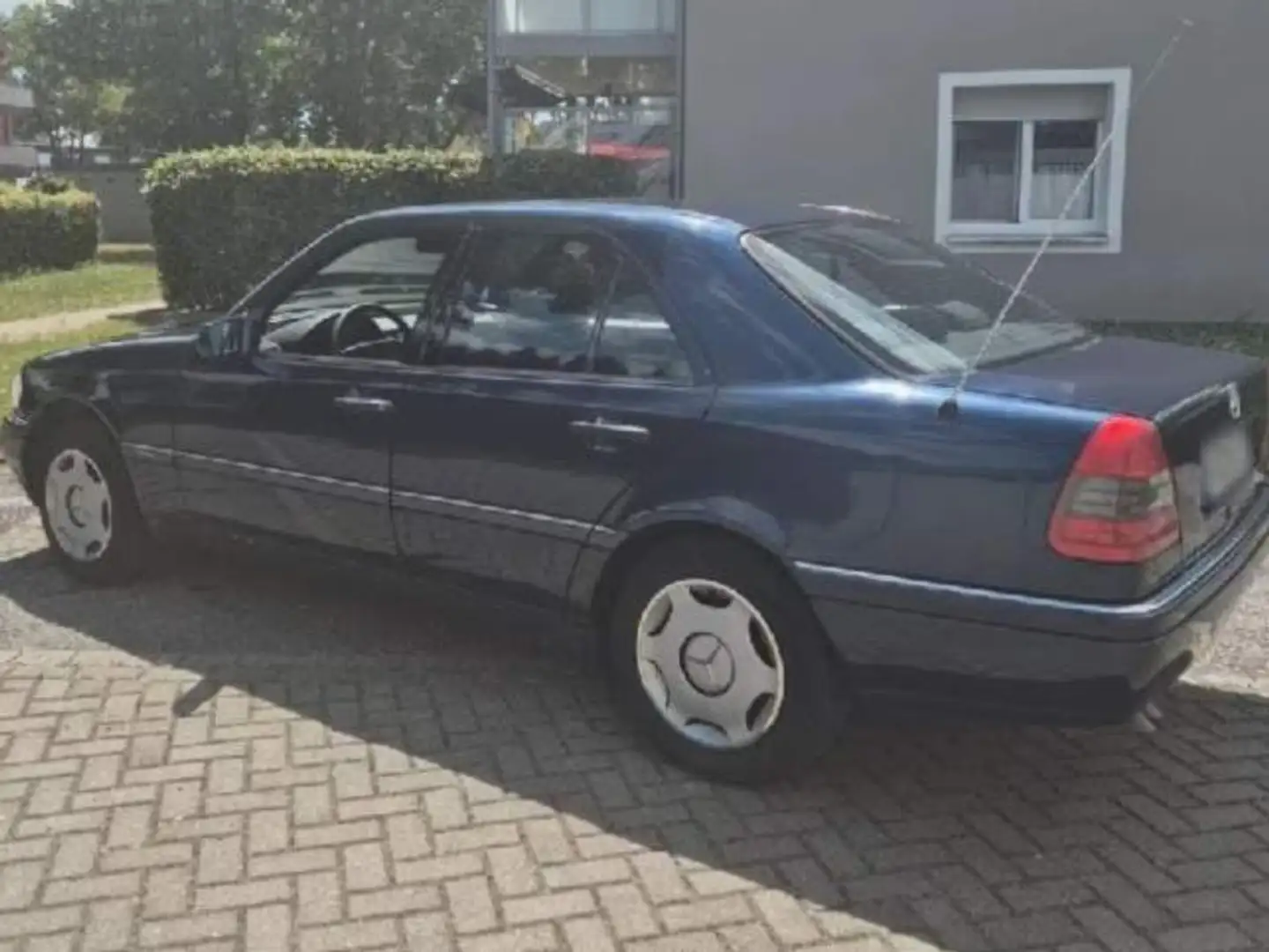 Mercedes-Benz 230 W202 C220 Schwarz - 1