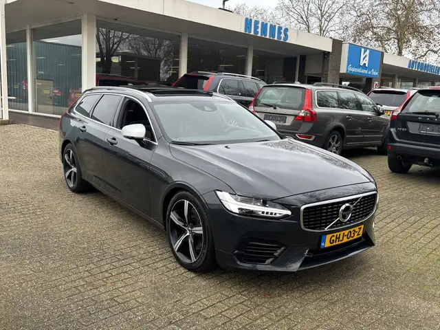 Volvo V90 T8 AWD R-Design B&W HeadUp 360 DAB Family