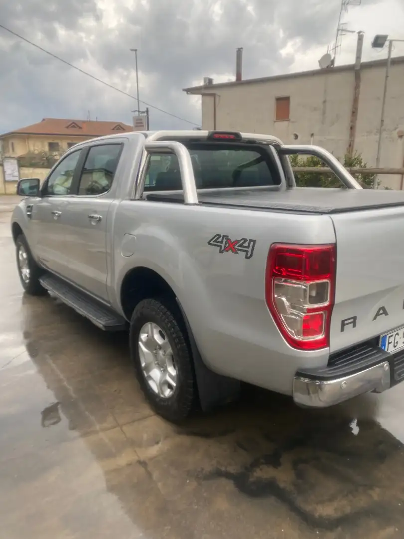 Ford Ranger 2.2 tdci double cab Limited 160cv Gris - 2