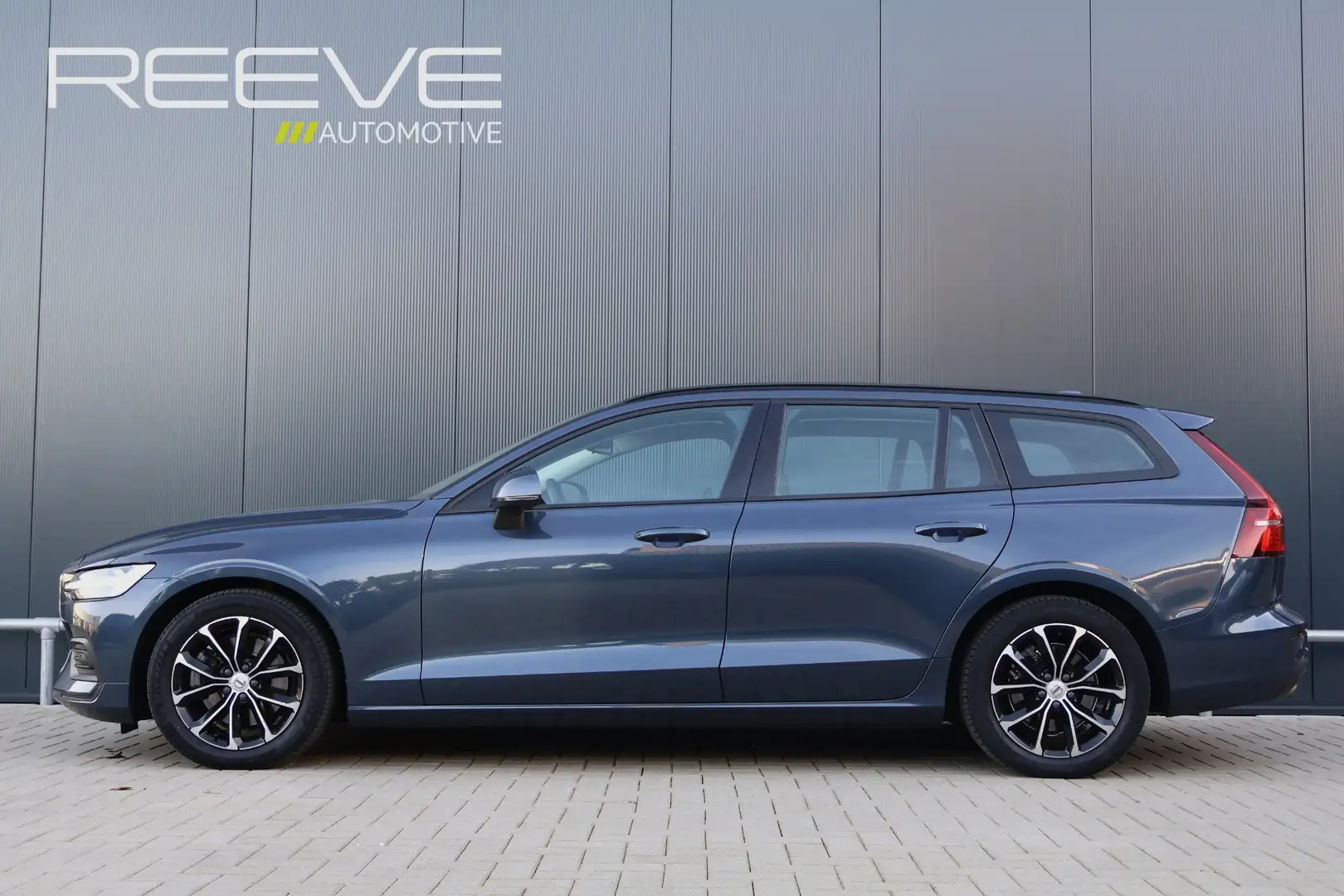 Volvo V60 2.0 B3 Momentum Advantage | Automaat | Leer | Stoe Blauw - 2