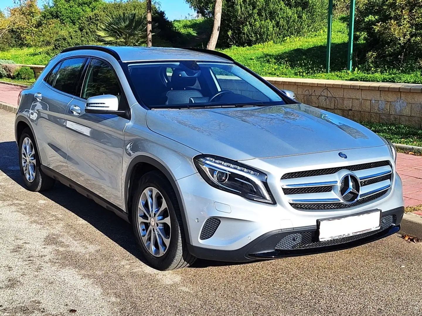 Mercedes-Benz GLA 200 200CDI Urban Срібний - 1