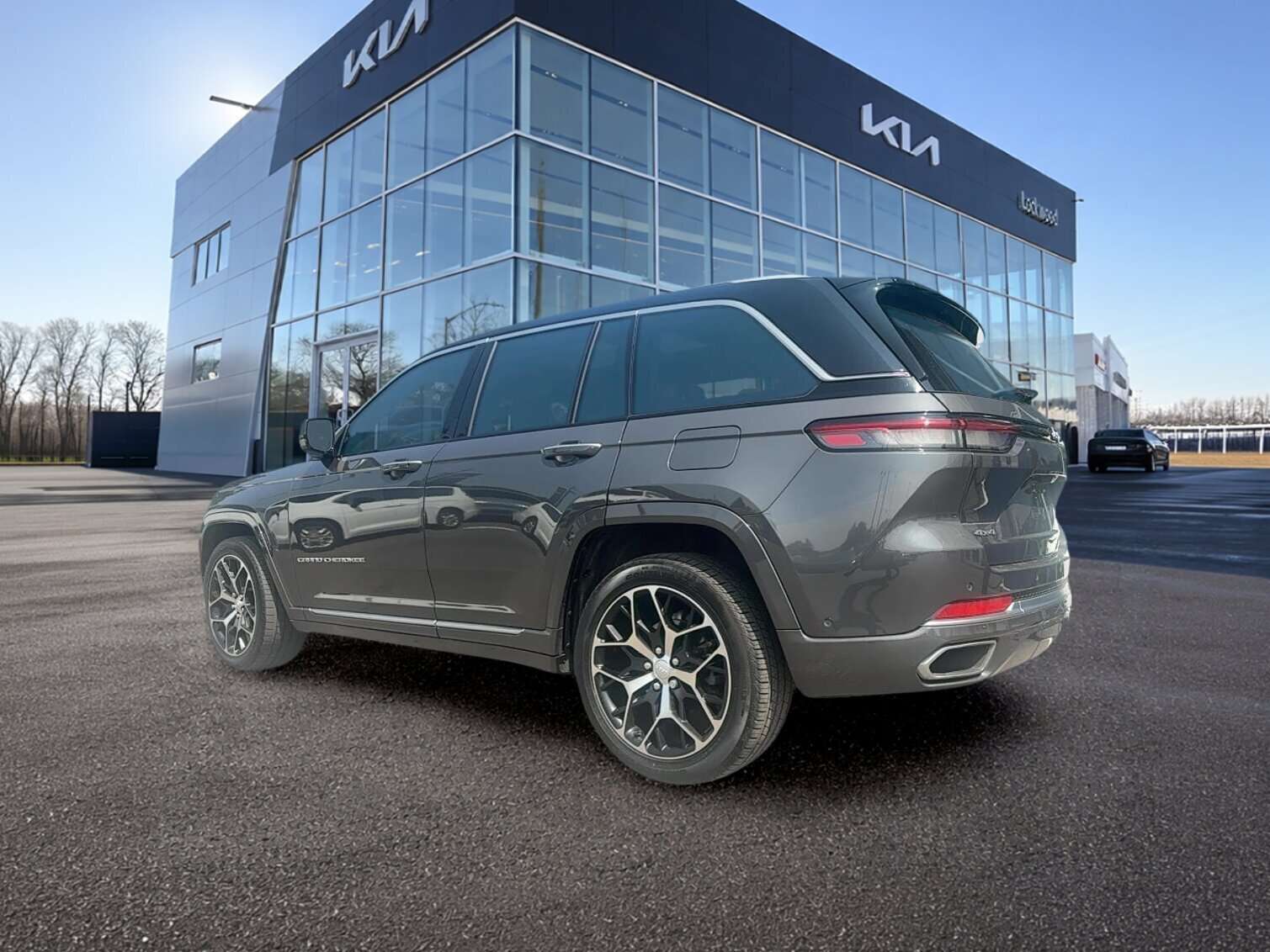 used 2022 Jeep Grand Cherokee car, priced at $39,995