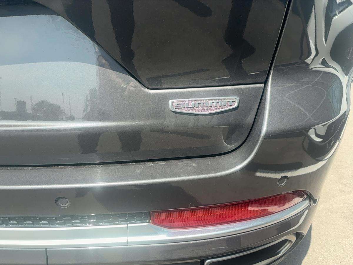 used 2022 Jeep Grand Cherokee car, priced at $39,995