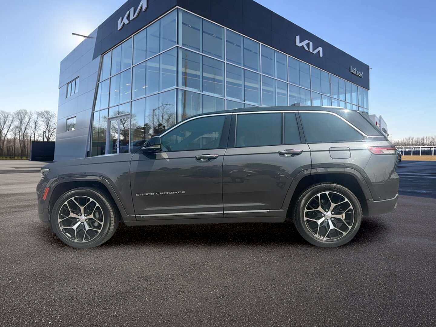 used 2022 Jeep Grand Cherokee car, priced at $39,995