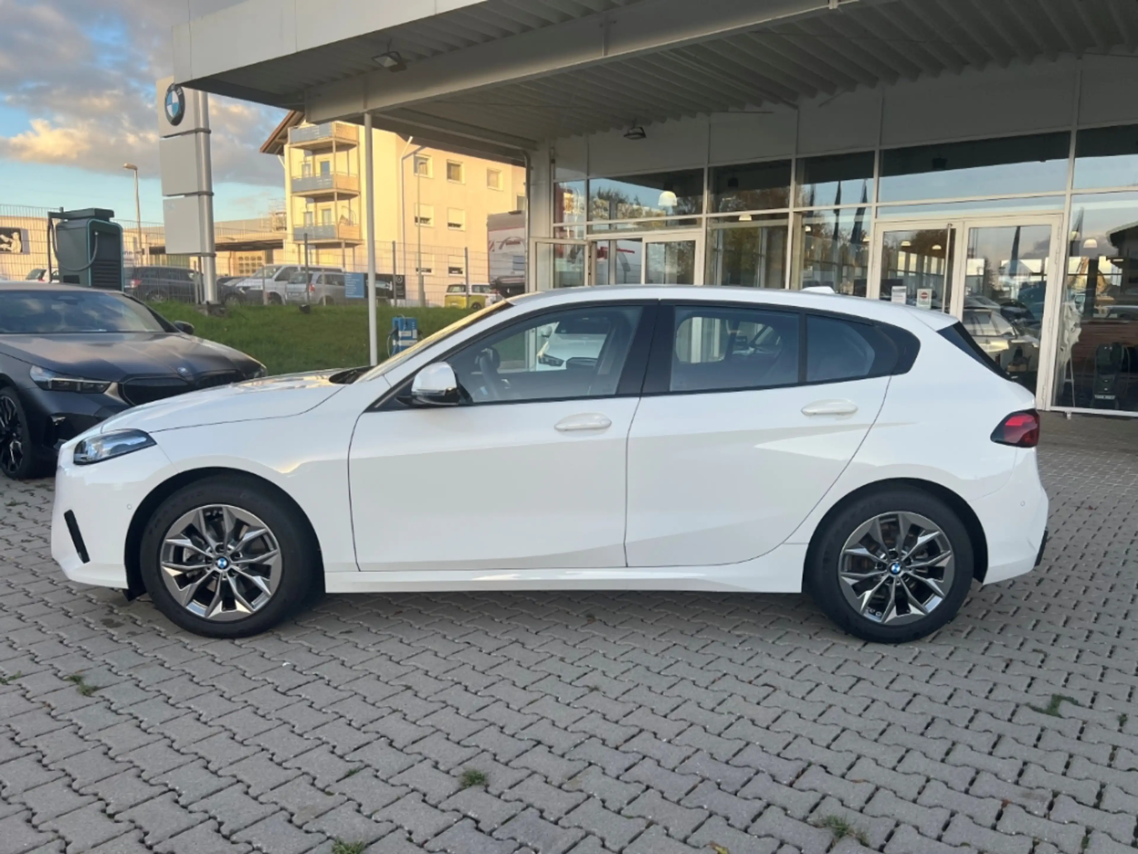 BMW 120 adLED SHZ Alarm ParkAss DrivAss Klimaaut Komfortzu — photo 5
