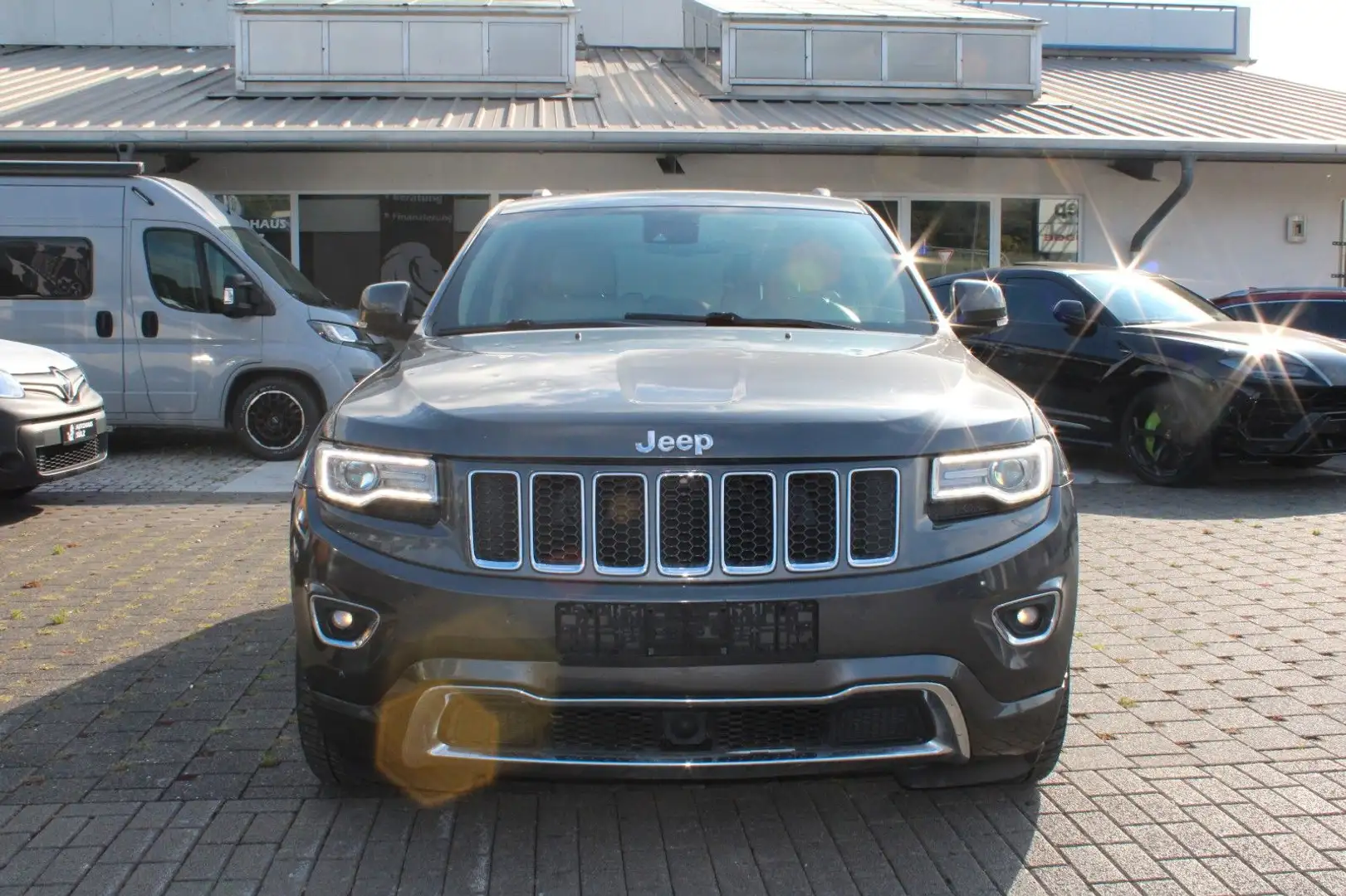 Jeep Grand Cherokee 3.0 CRD Overland Grijs - 2