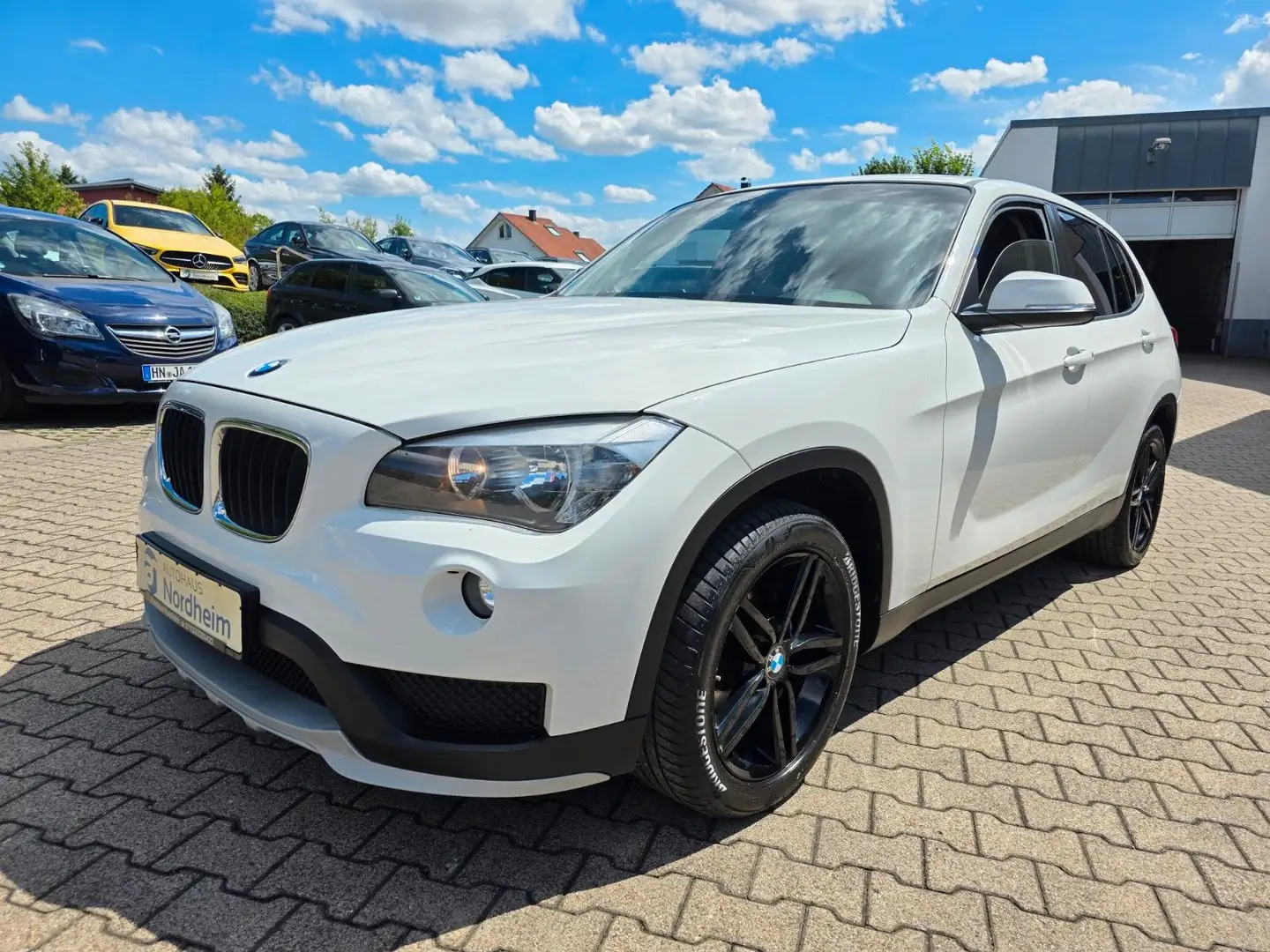 BMW X1 xDrive 28i Automatik/ 1.Hand/ EURO 6 Blanc - 1