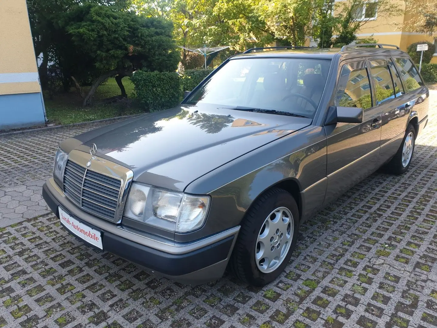 Mercedes-Benz E 300 TE Kombi Gris - 1