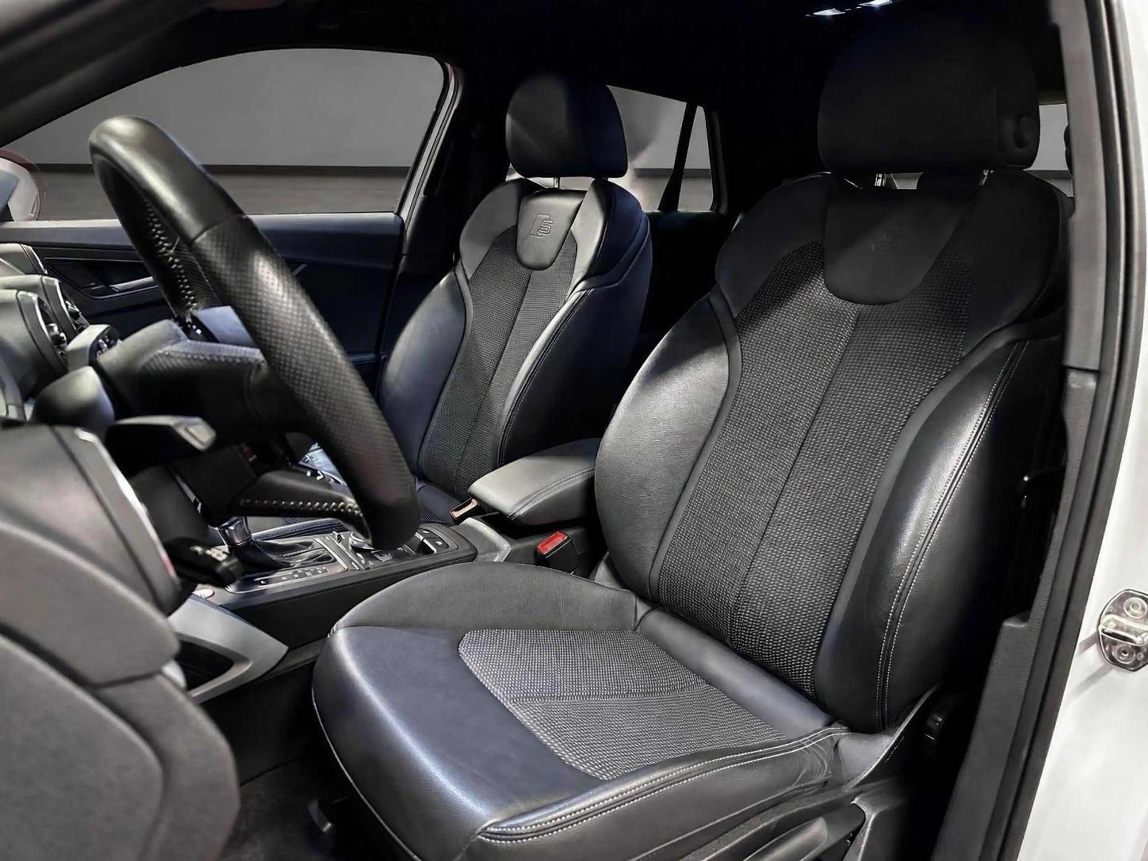 Audi SQ2 2.0 TFSI quattro — photo 7