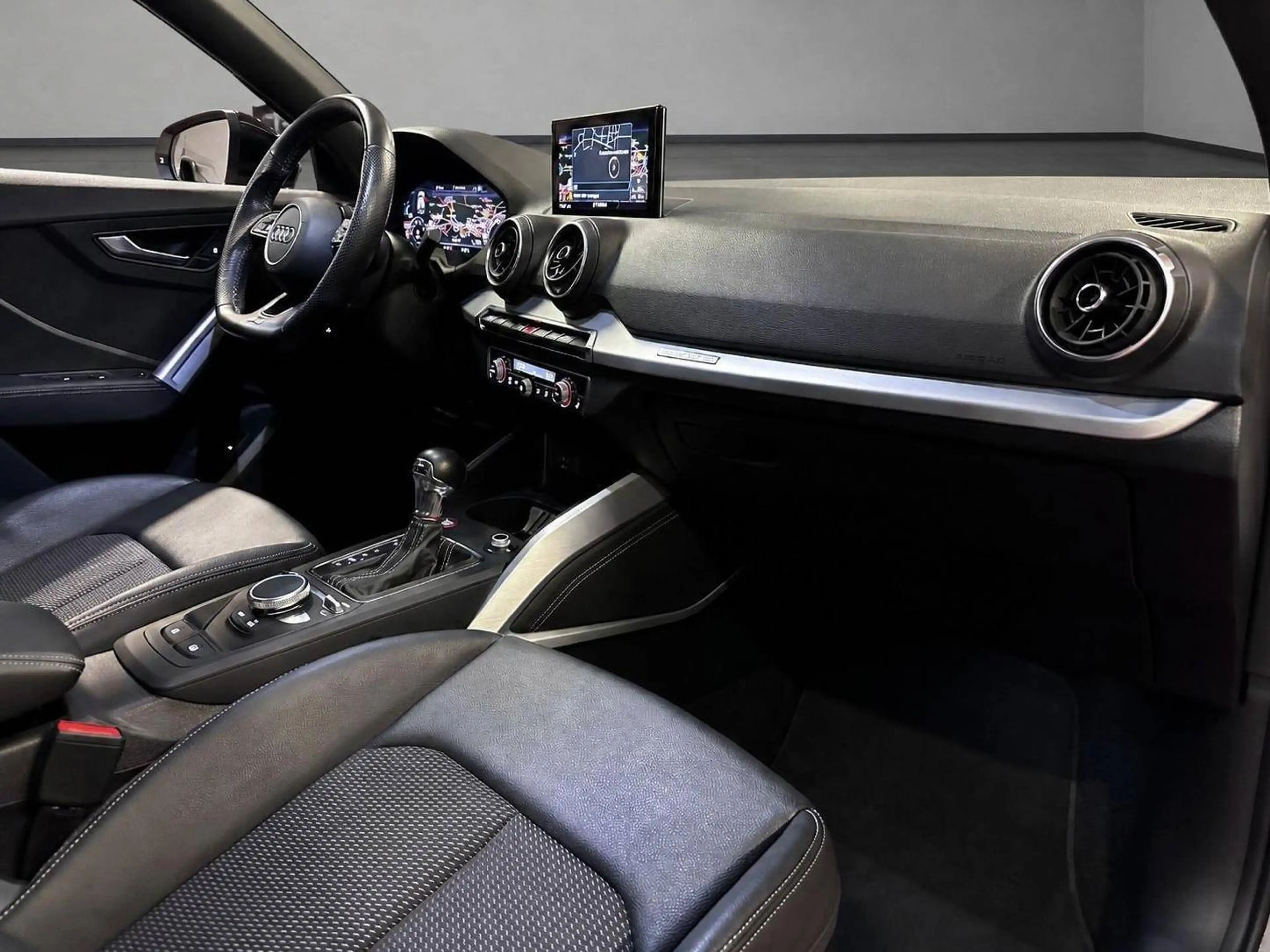 Audi SQ2 2.0 TFSI quattro — photo 11