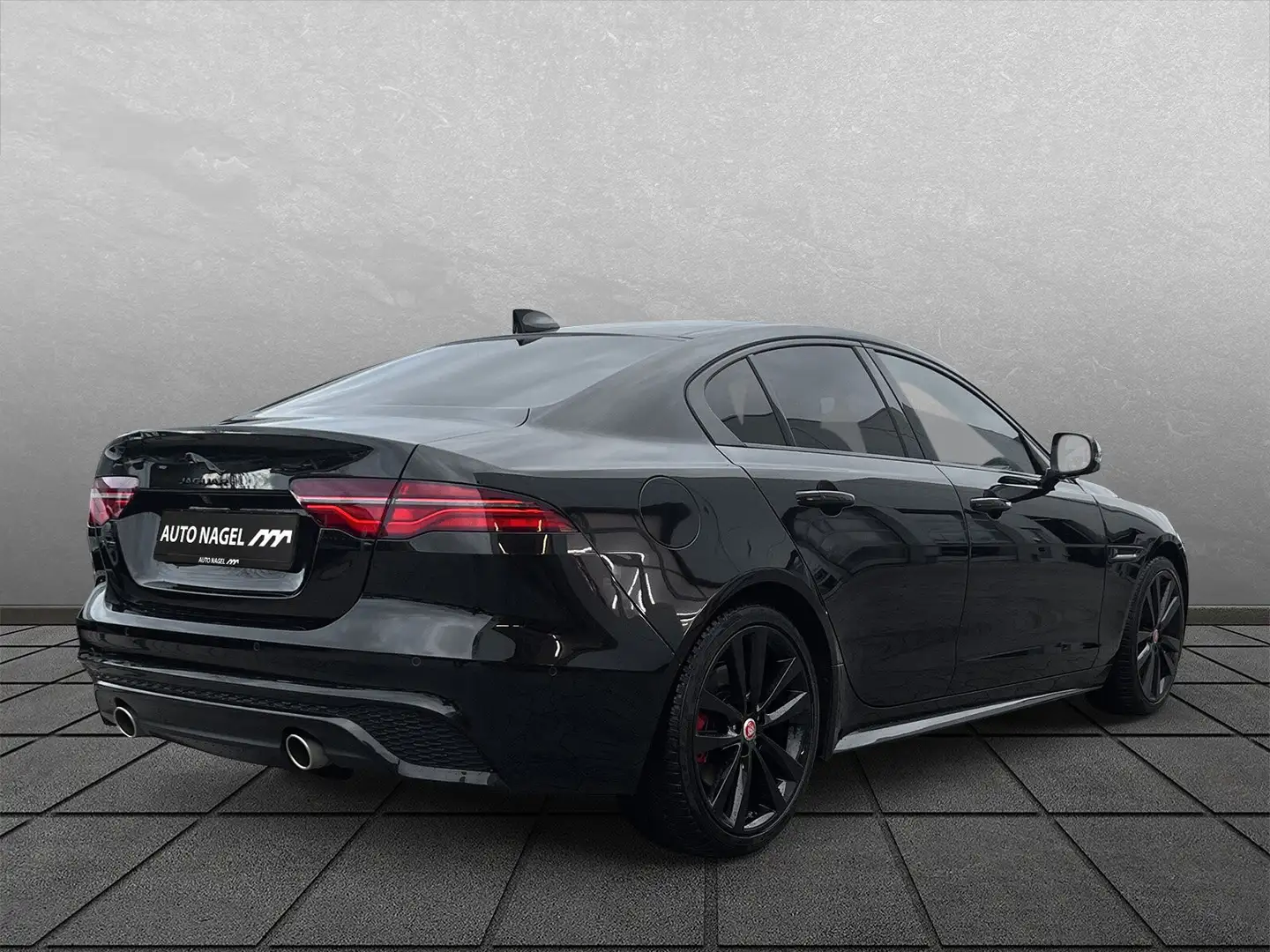 Jaguar XE XE P250 R-Dynamic *BLACK* 19" Pano el.Heckklappe Schwarz - 2