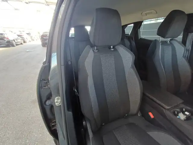 Peugeot 3008 view 10